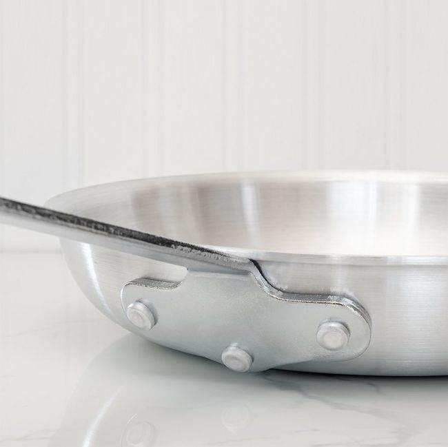 Thermalloy Heavy Weight Aluminum Natural Finish Fry Pan with ThermoGrip Silicone Sleeve